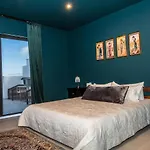Jaysky Penthouse On Etna Street דירה