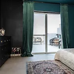 Jaysky Penthouse On Etna Street *