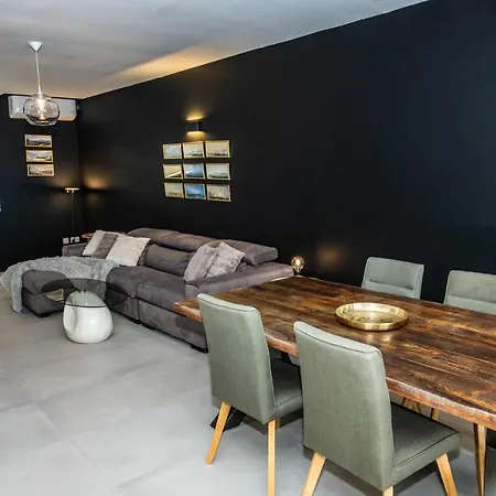 Jaysky Penthouse On Etna Street Apartment *