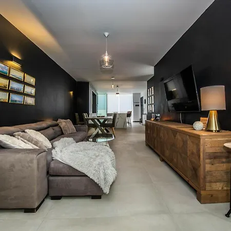 Jaysky Penthouse On Etna Street Apartment *