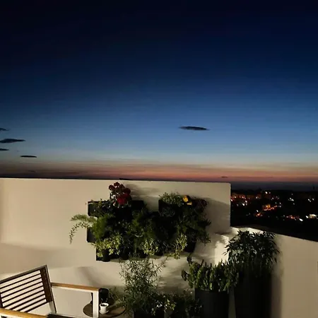 Jaysky Penthouse On Etna Street *