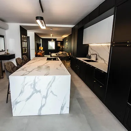 Jaysky Penthouse On Etna Street