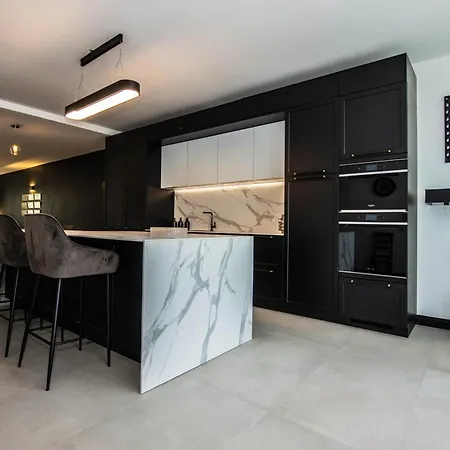Jaysky Penthouse On Etna Street