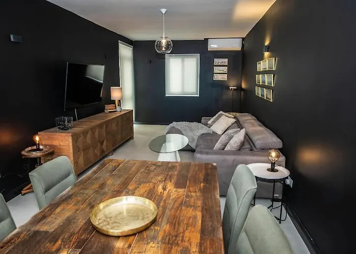 公寓 Jaysky Penthouse On Etna Street