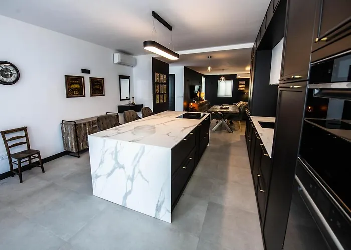 公寓 Jaysky Penthouse On Etna Street *